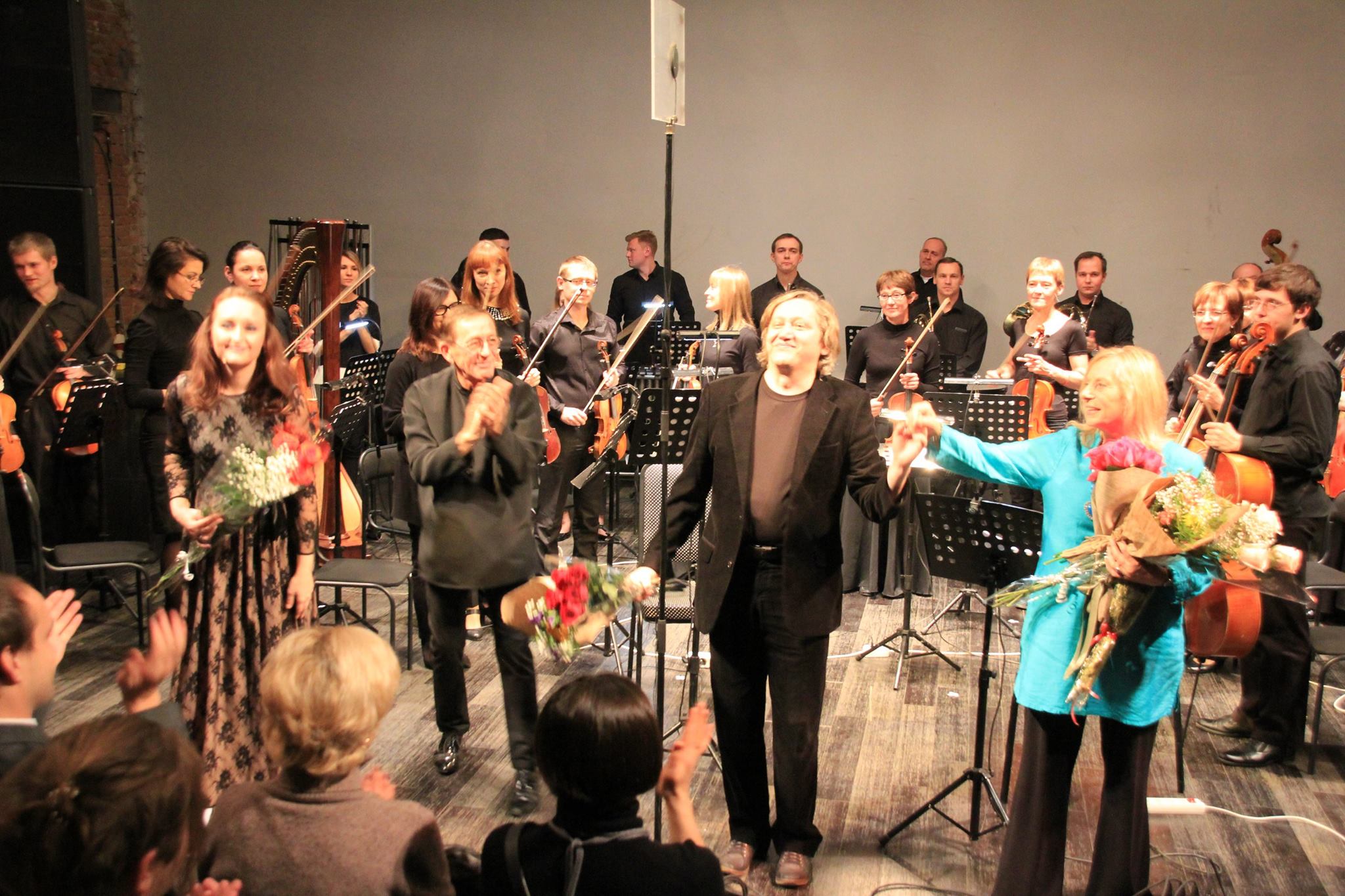 Standing ovation for Amazon